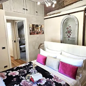 https://apt-charme-st-tome.it-lombardy.com